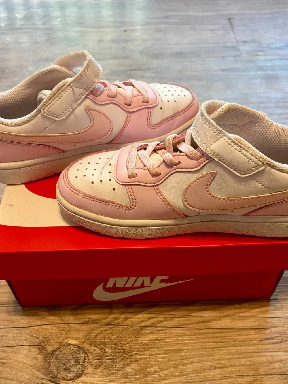 Nike Court Borough Low - Kids White and Light Pink Low-Top Sneakers